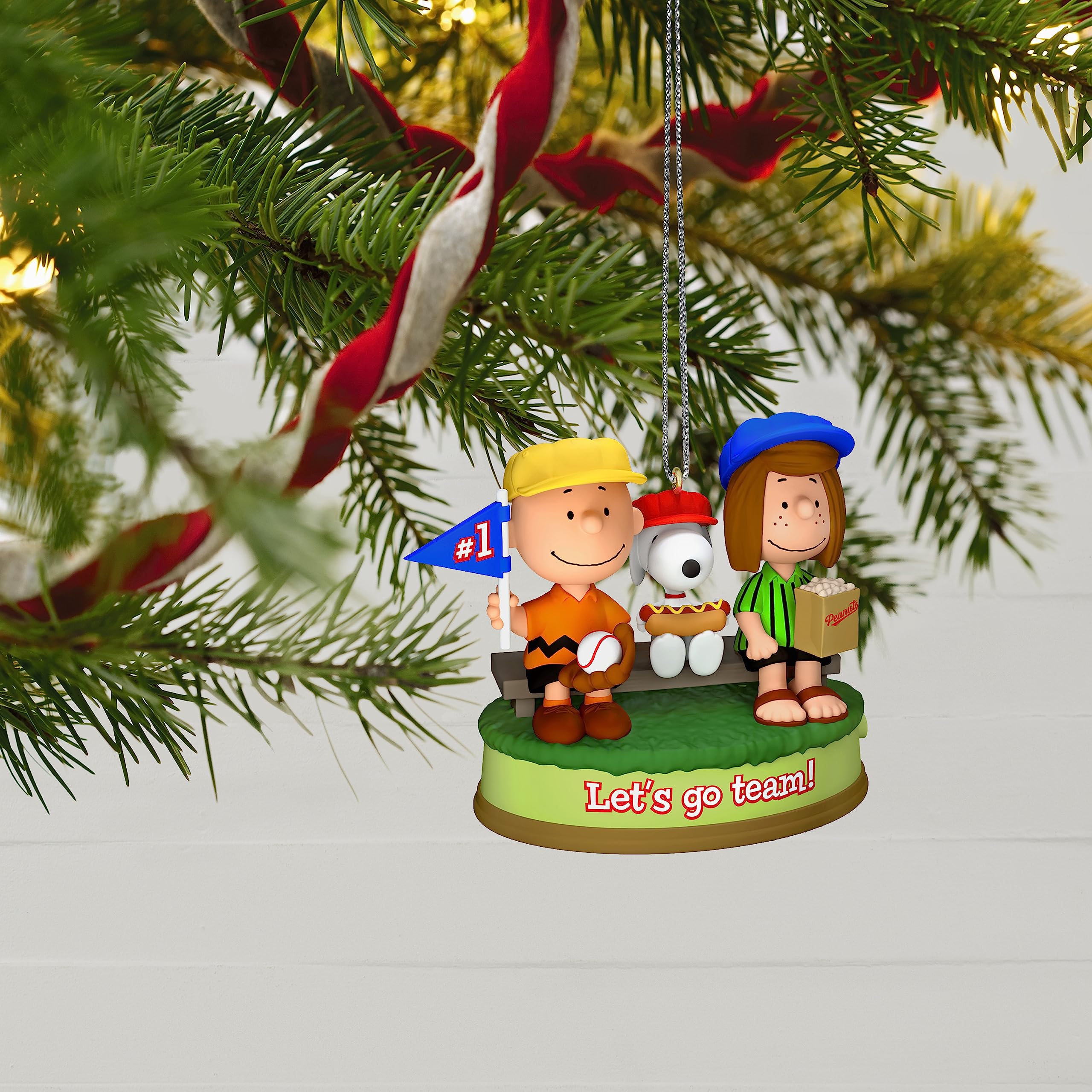 Hallmark ホールマーク「スヌーピー ピーナッツ」クリスマス ミュージカル Amazon.co.jp: Hallmark 記念品 クリスマスオーナメント 2023